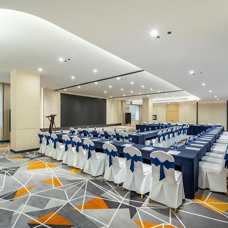 Holiday Inn Express Chengdu Tianfu Square By Ihg - Chunxi Road And Kuanzhai Alley Екстер'єр фото