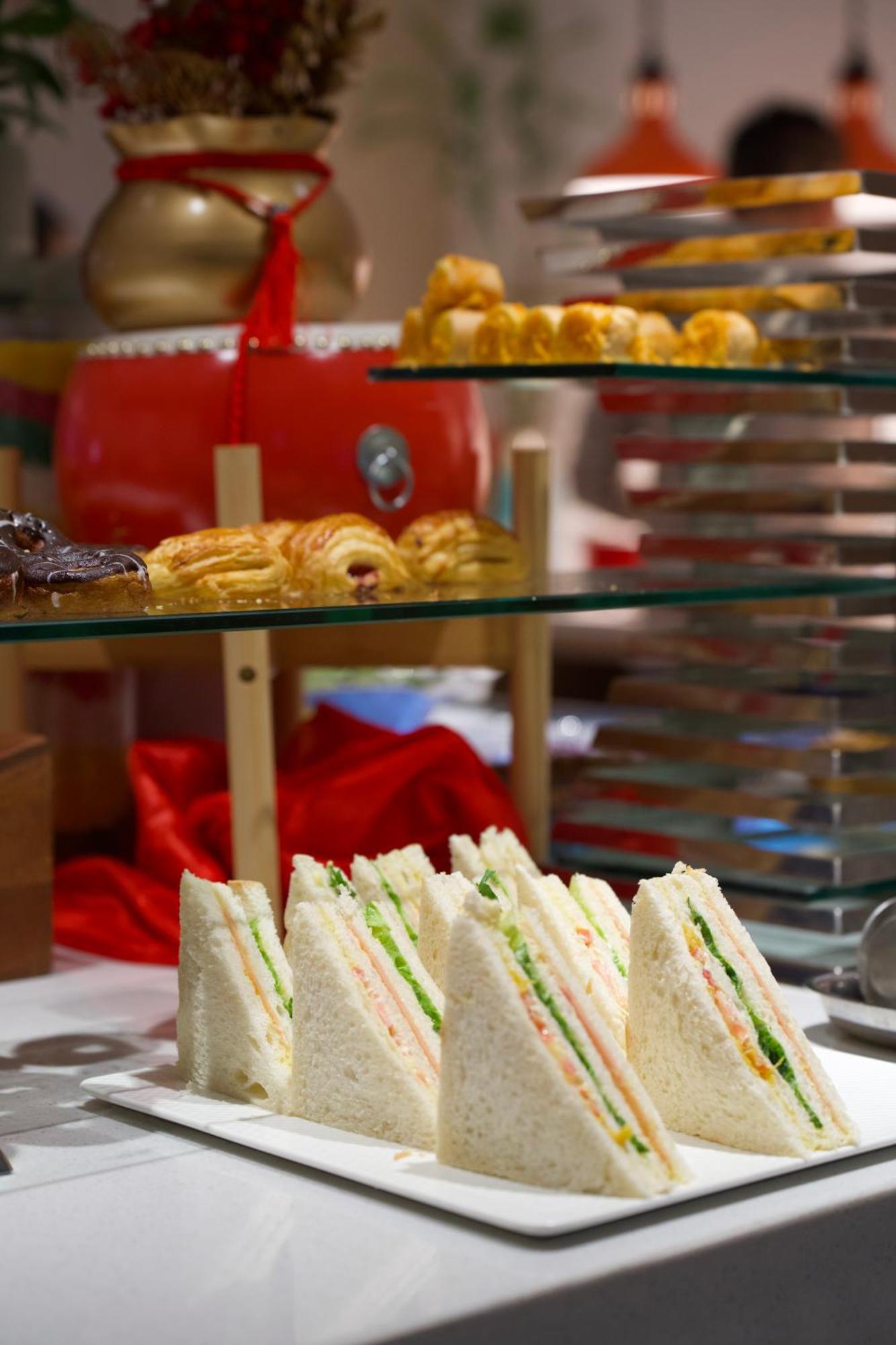 Holiday Inn Express Chengdu Tianfu Square By Ihg - Chunxi Road And Kuanzhai Alley Екстер'єр фото
