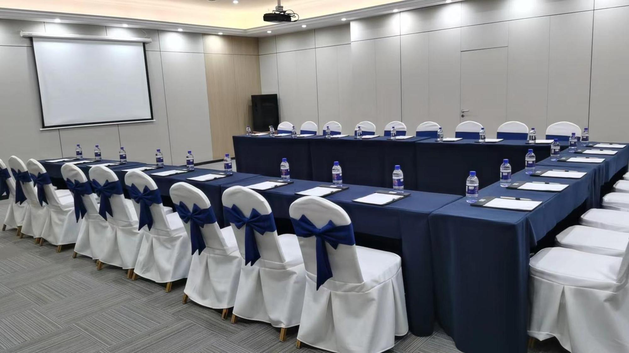 Holiday Inn Express Chengdu Tianfu Square By Ihg - Chunxi Road And Kuanzhai Alley Екстер'єр фото