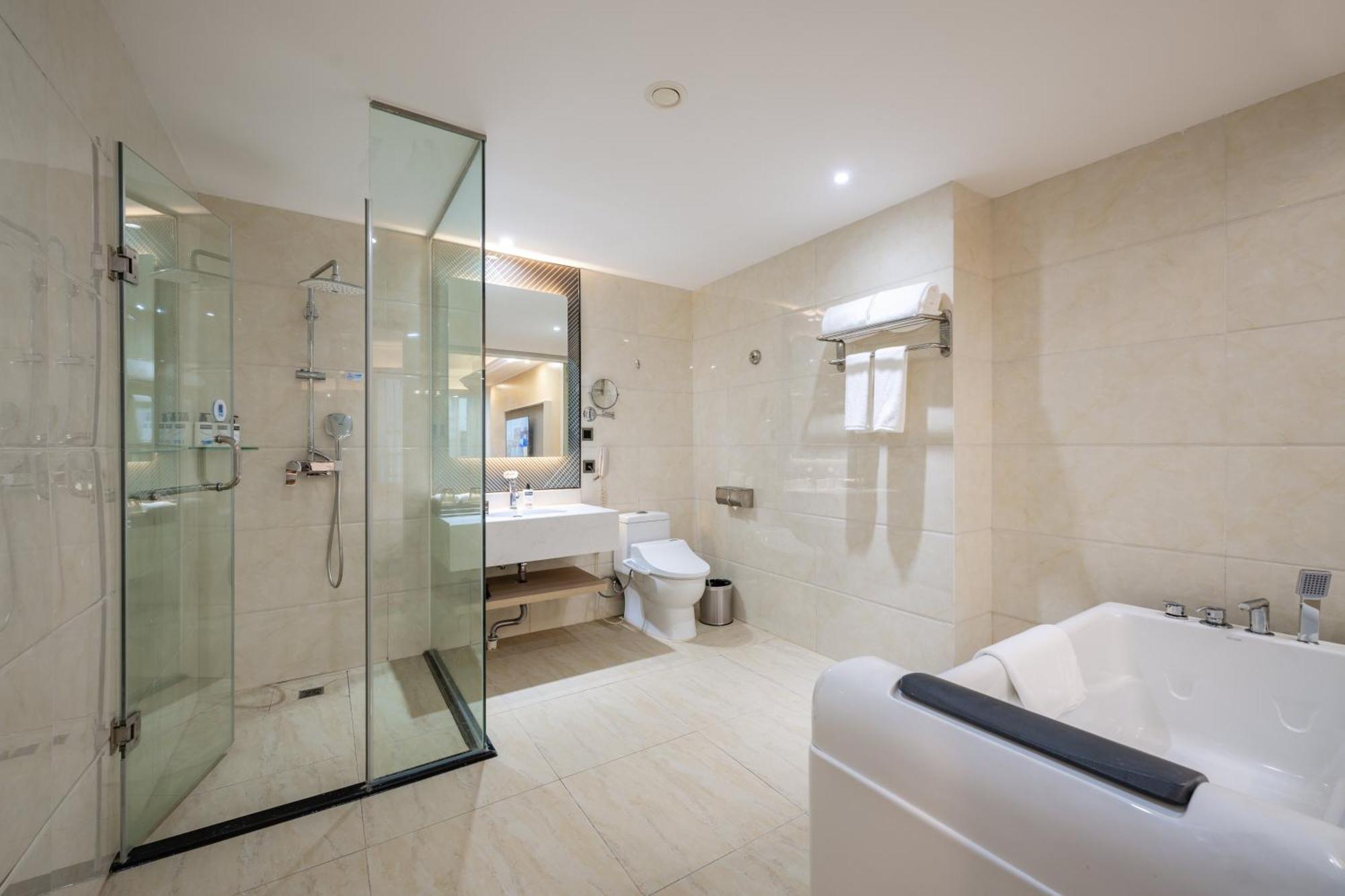 Holiday Inn Express Chengdu Tianfu Square By Ihg - Chunxi Road And Kuanzhai Alley Екстер'єр фото