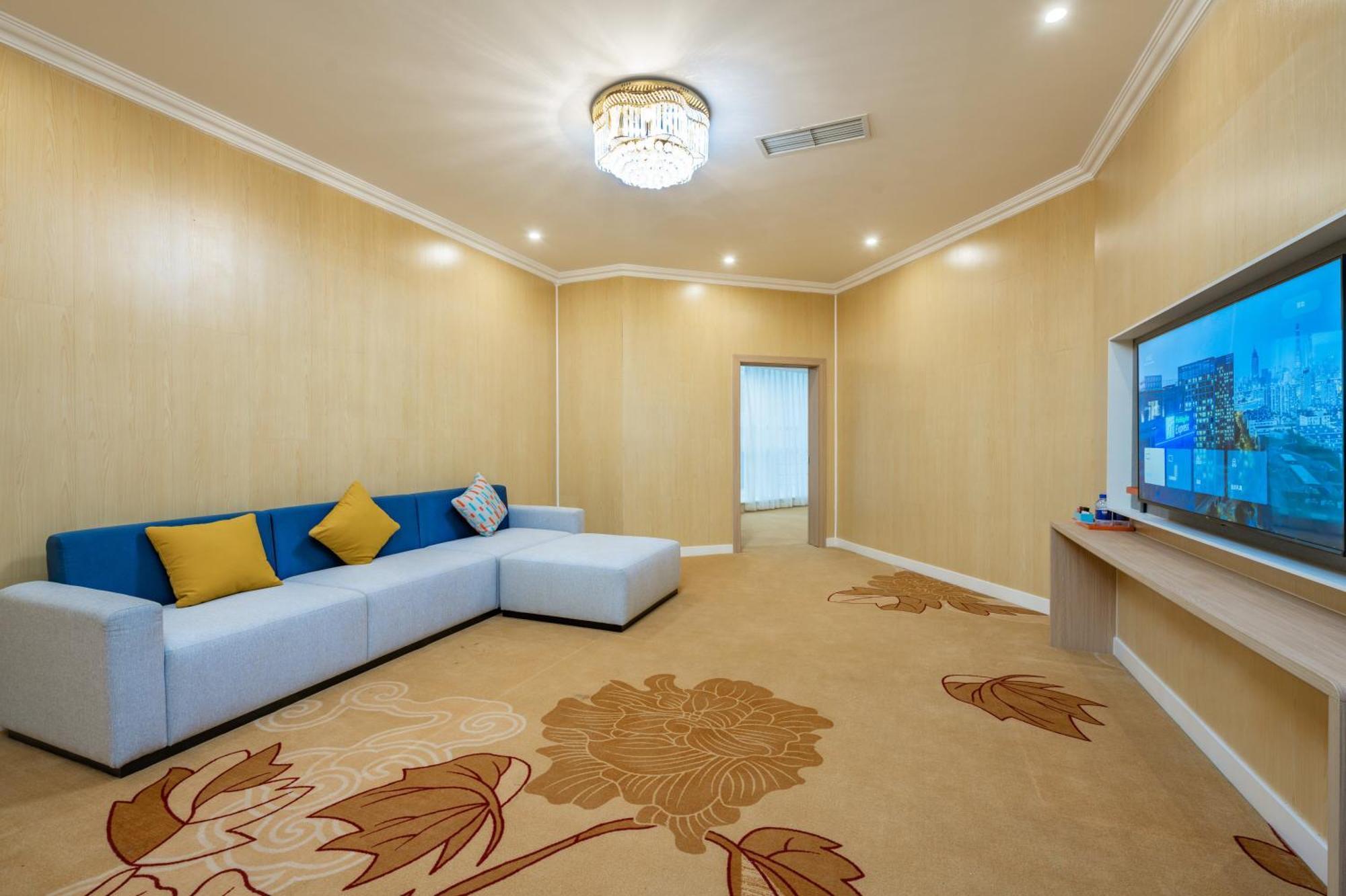 Holiday Inn Express Chengdu Tianfu Square By Ihg - Chunxi Road And Kuanzhai Alley Екстер'єр фото