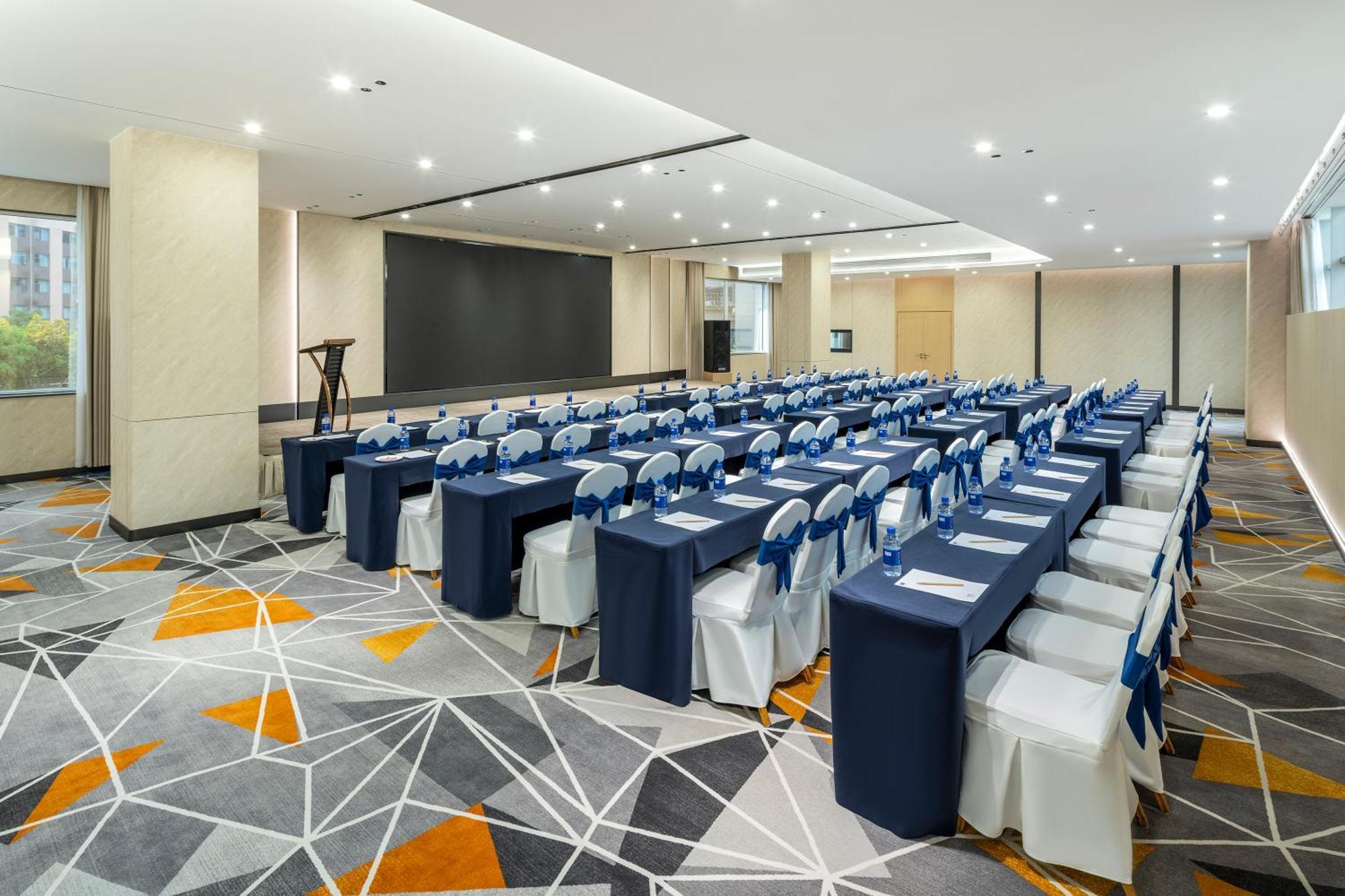 Holiday Inn Express Chengdu Tianfu Square By Ihg - Chunxi Road And Kuanzhai Alley Екстер'єр фото