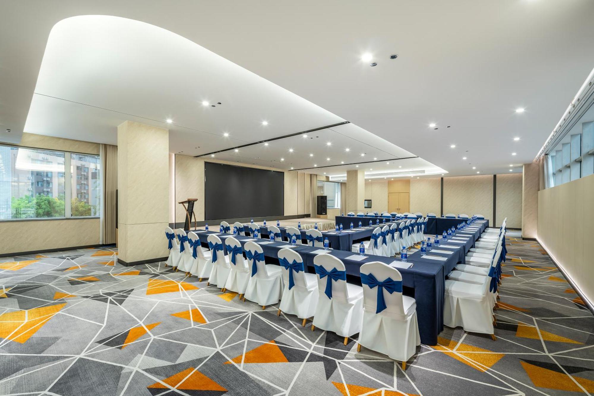 Holiday Inn Express Chengdu Tianfu Square By Ihg - Chunxi Road And Kuanzhai Alley Екстер'єр фото