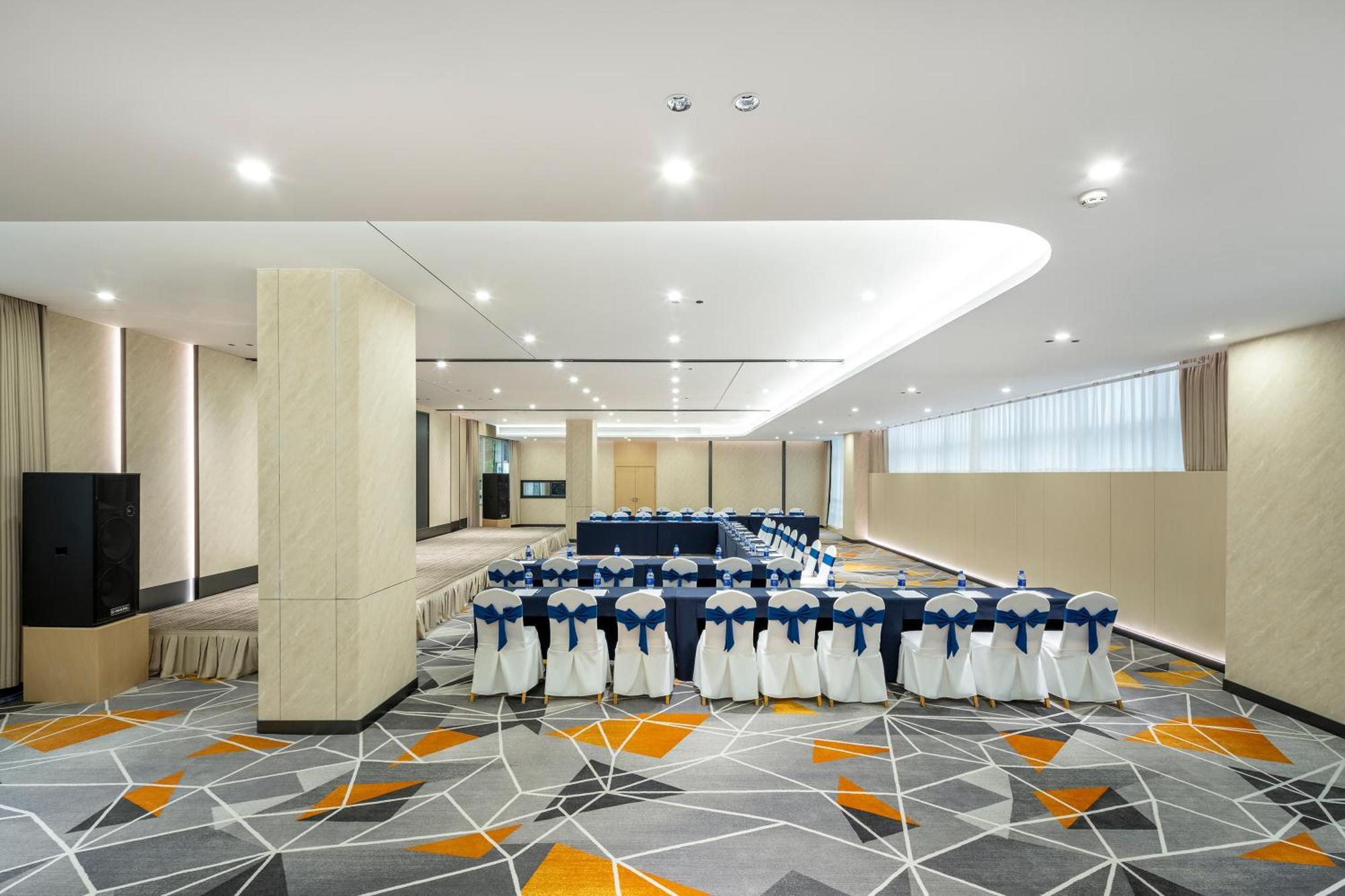 Holiday Inn Express Chengdu Tianfu Square By Ihg - Chunxi Road And Kuanzhai Alley Екстер'єр фото