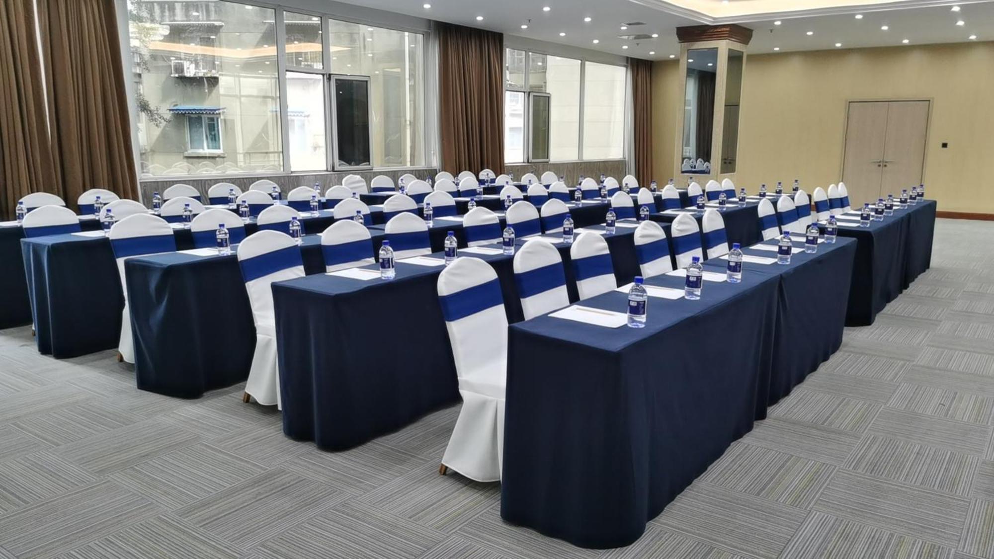 Holiday Inn Express Chengdu Tianfu Square By Ihg - Chunxi Road And Kuanzhai Alley Екстер'єр фото